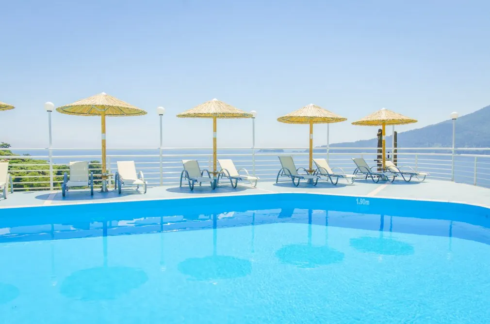 Dionysos hotel bazen